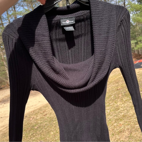 Y2K Off-The-Shoulder Sweater - Picture 13 of 14